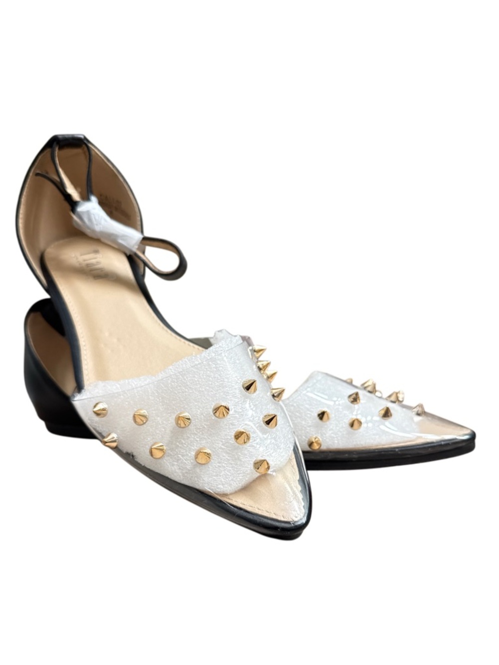 TIARA LOS ANGELES FLATS NWOT